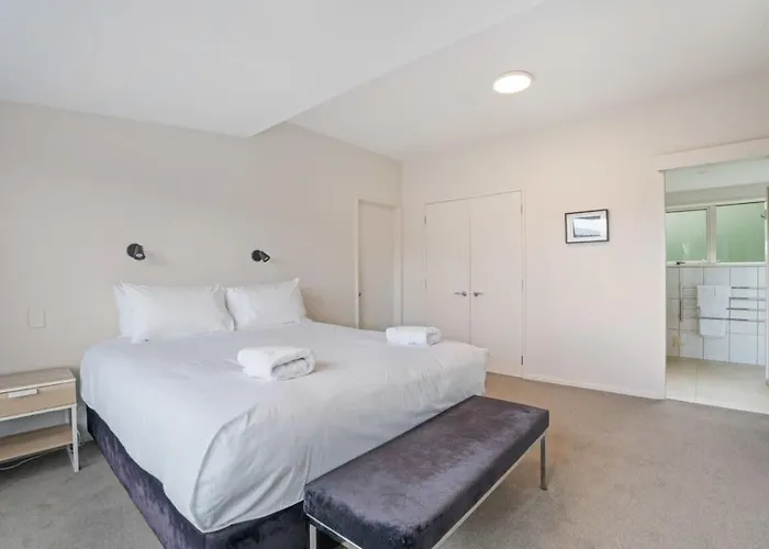 Lakeside Premier Holiday home