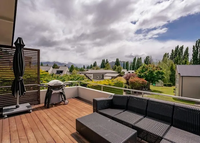 Lakeside Premier Wanaka